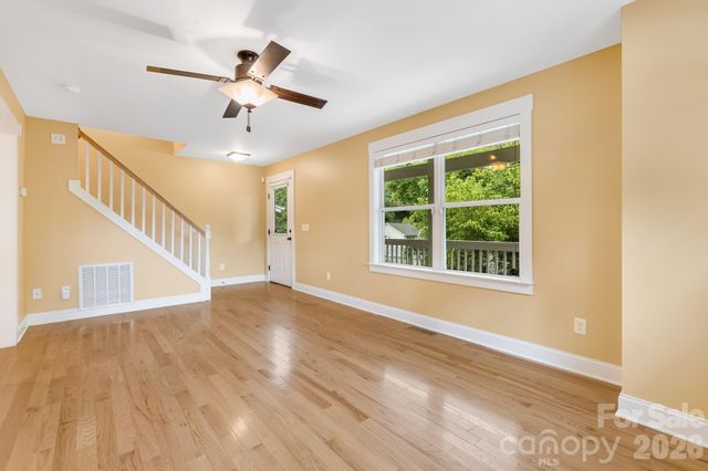 2 Cottage Cove Lane, Asheville, NC 28803