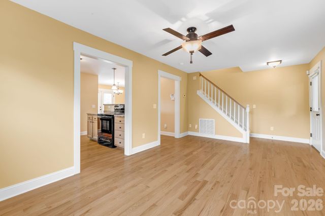 2 Cottage Cove Lane, Asheville, NC 28803