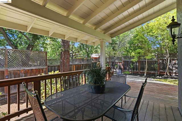 29 Mcconnell Ln, Walnut Creek, CA 94596