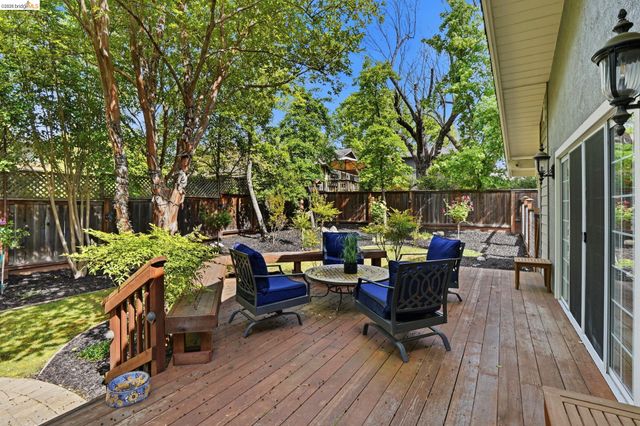 29 Mcconnell Ln, Walnut Creek, CA 94596