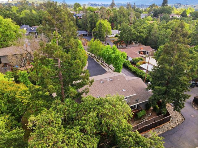 29 Mcconnell Ln, Walnut Creek, CA 94596