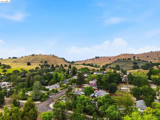 29 Mcconnell Ln, Walnut Creek, CA 94596