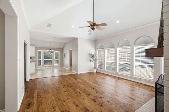 8417 Castle Creek Road, North Richland Hills, TX 76182