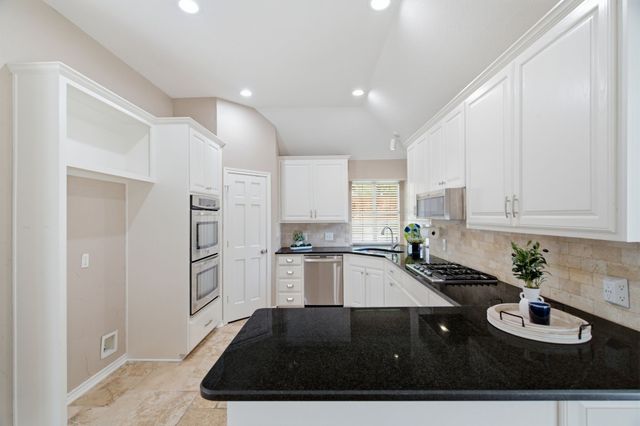 8417 Castle Creek Road, North Richland Hills, TX 76182