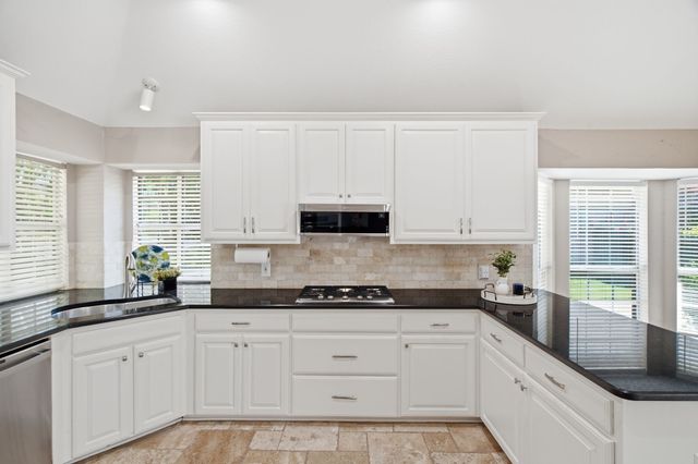 8417 Castle Creek Road, North Richland Hills, TX 76182