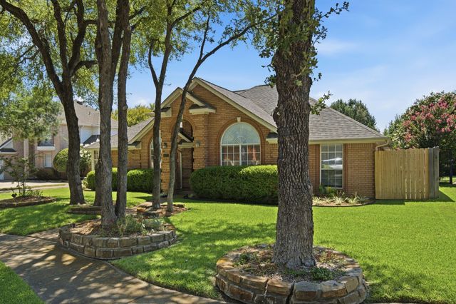8417 Castle Creek Road, North Richland Hills, TX 76182