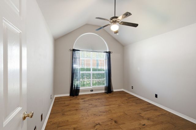 8417 Castle Creek Road, North Richland Hills, TX 76182