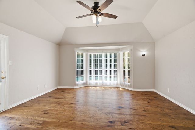 8417 Castle Creek Road, North Richland Hills, TX 76182