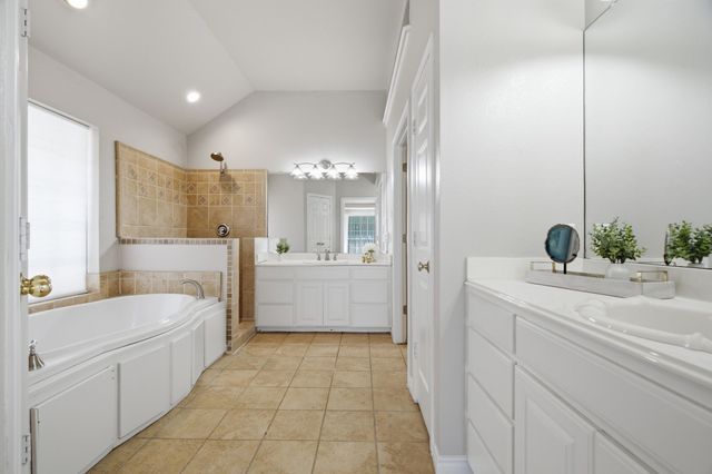 8417 Castle Creek Road, North Richland Hills, TX 76182