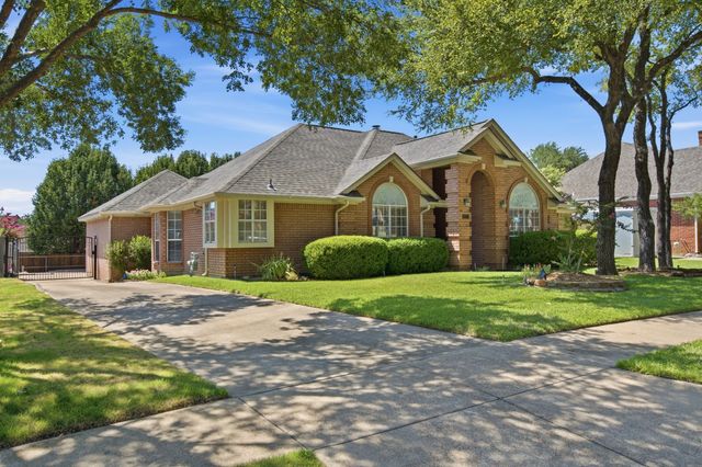 8417 Castle Creek Road, North Richland Hills, TX 76182