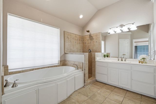 8417 Castle Creek Road, North Richland Hills, TX 76182