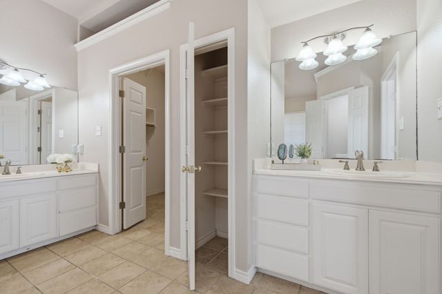 8417 Castle Creek Road, North Richland Hills, TX 76182
