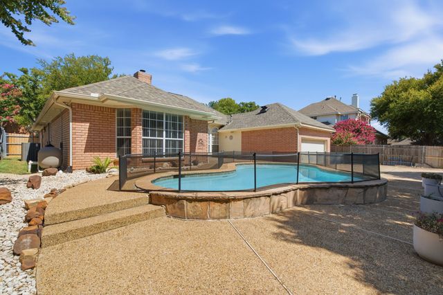 8417 Castle Creek Road, North Richland Hills, TX 76182