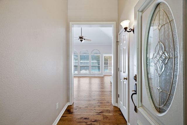 8417 Castle Creek Road, North Richland Hills, TX 76182