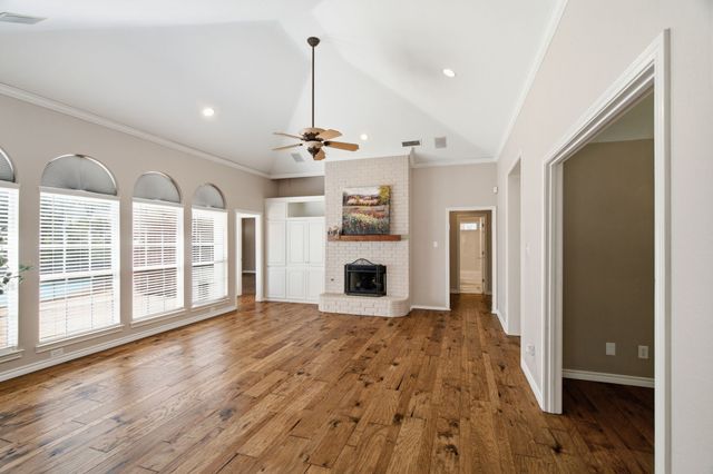 8417 Castle Creek Road, North Richland Hills, TX 76182
