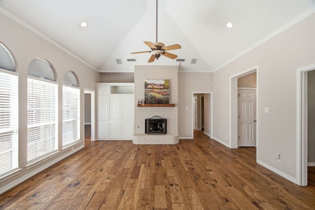 8417 Castle Creek Road, North Richland Hills, TX 76182