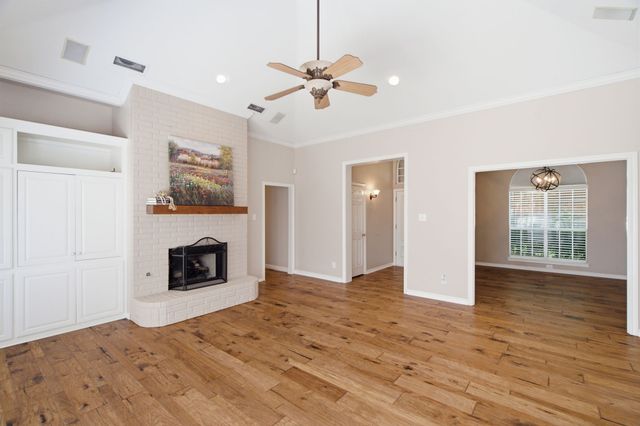 8417 Castle Creek Road, North Richland Hills, TX 76182