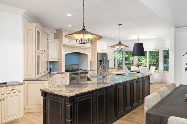 1003 Champion Hills Dr, Kingston Springs, TN 37082