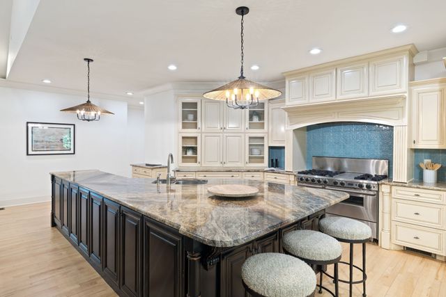 1003 Champion Hills Dr, Kingston Springs, TN 37082