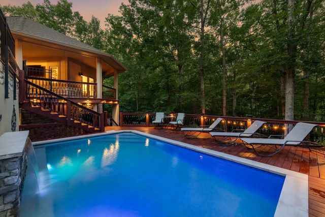 1003 Champion Hills Dr, Kingston Springs, TN 37082