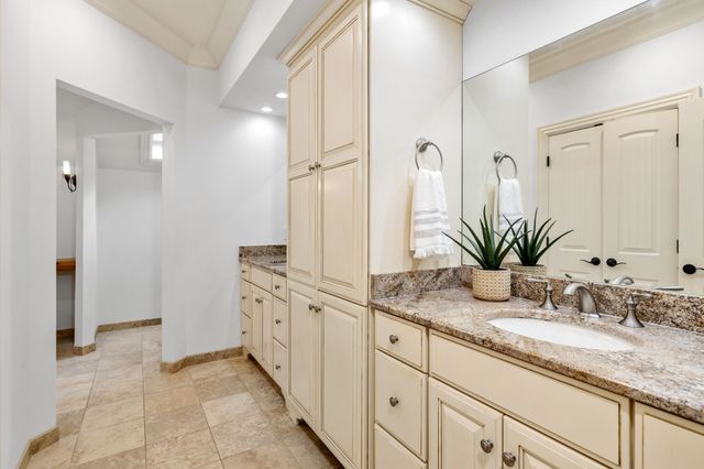 1003 Champion Hills Dr, Kingston Springs, TN 37082