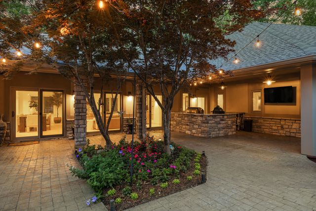 1003 Champion Hills Dr, Kingston Springs, TN 37082
