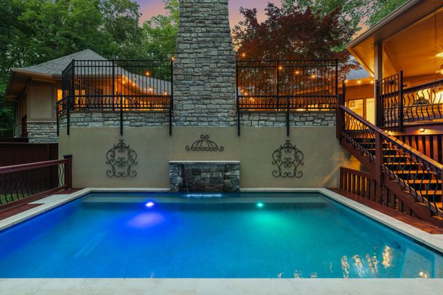 1003 Champion Hills Dr, Kingston Springs, TN 37082