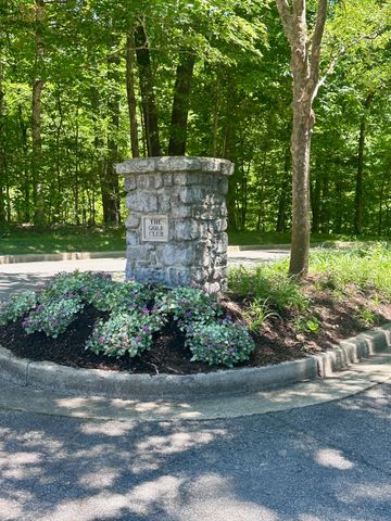 1003 Champion Hills Dr, Kingston Springs, TN 37082