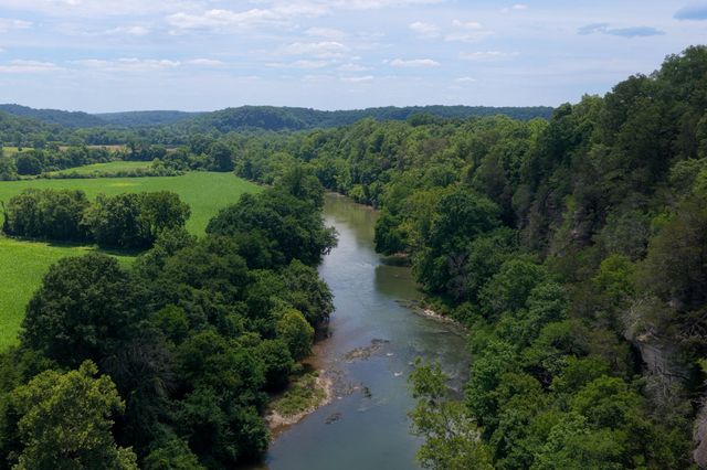 1003 Champion Hills Dr, Kingston Springs, TN 37082
