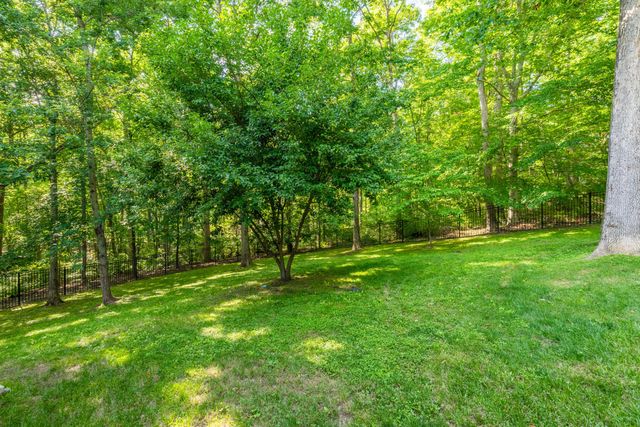 1003 Champion Hills Dr, Kingston Springs, TN 37082