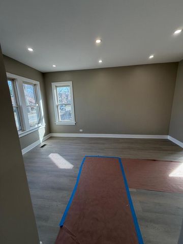 10426 S Calhoun Avenue, Chicago, IL 60617