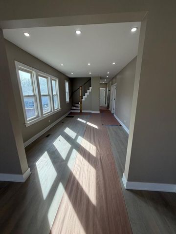 10426 S Calhoun Avenue, Chicago, IL 60617