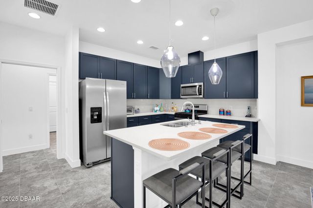 913 Bama Breeze Drive, Daytona Beach, FL 32124