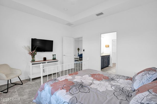 913 Bama Breeze Drive, Daytona Beach, FL 32124