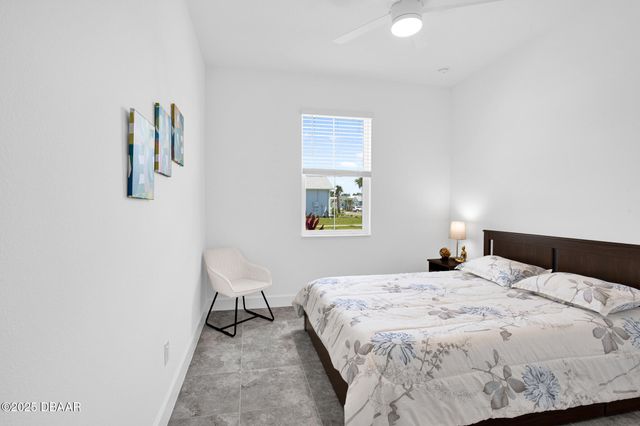 913 Bama Breeze Drive, Daytona Beach, FL 32124