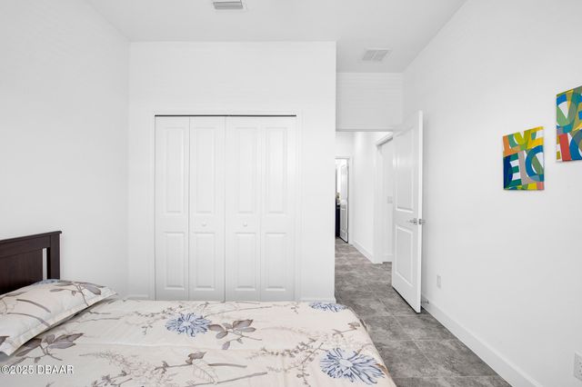 913 Bama Breeze Drive, Daytona Beach, FL 32124