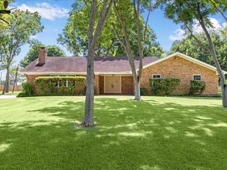 3630 Prairie Drive, Dickinson, TX 77539