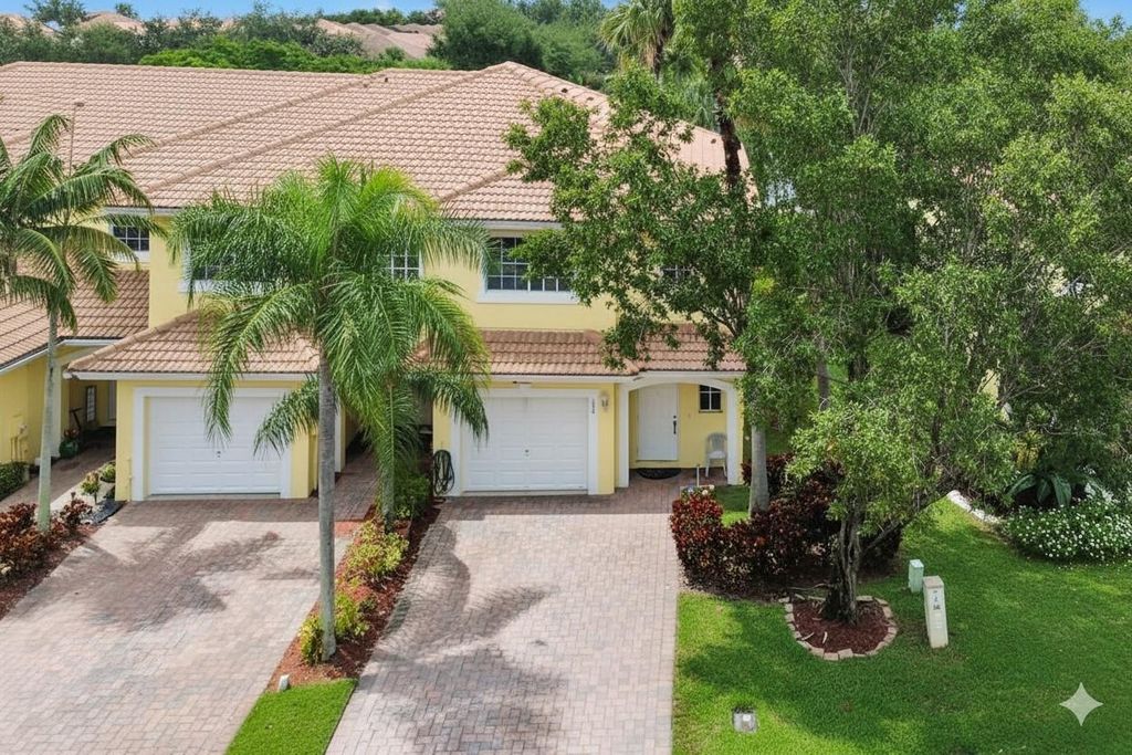1055 Imperial Lake Rd, West Palm Beach, FL 33413