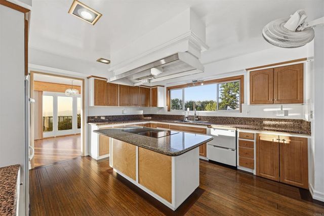 2166 Camino Cantera, Vista, CA 92084