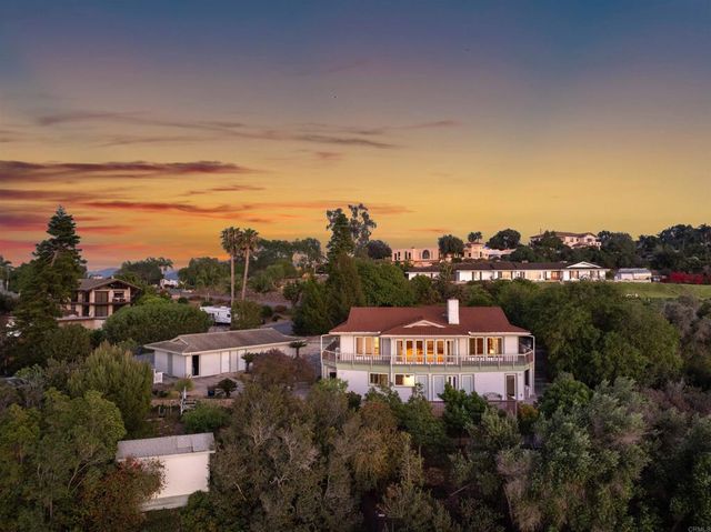 2166 Camino Cantera, Vista, CA 92084