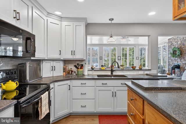 146 S OAK ST, Lititz, PA 17543