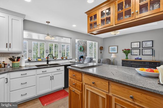 146 S OAK ST, Lititz, PA 17543