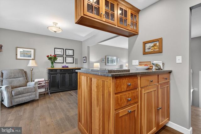 146 S OAK ST, Lititz, PA 17543