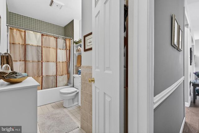 146 S OAK ST, Lititz, PA 17543