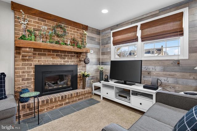 146 S OAK ST, Lititz, PA 17543