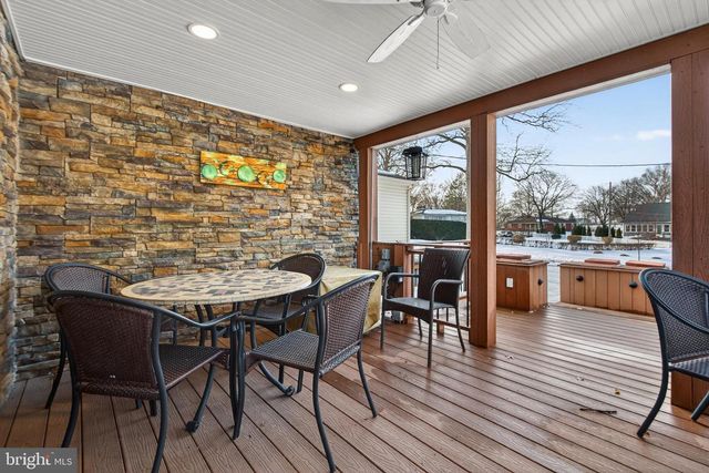 146 S OAK ST, Lititz, PA 17543