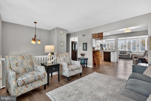 146 S OAK ST, Lititz, PA 17543