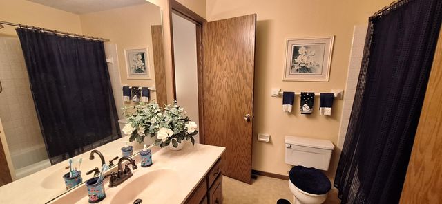 1869 County Road E E, White Bear Lake, MN 55110