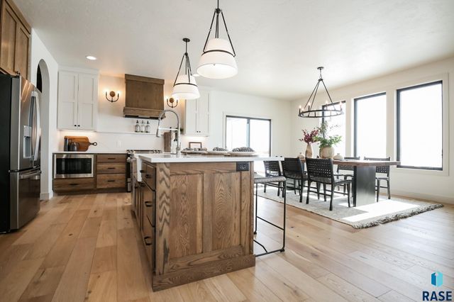 5605 E Canter Ridge Cir Circle, Sioux Falls, SD 57110