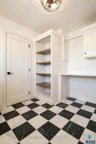 5605 E Canter Ridge Cir Circle, Sioux Falls, SD 57110